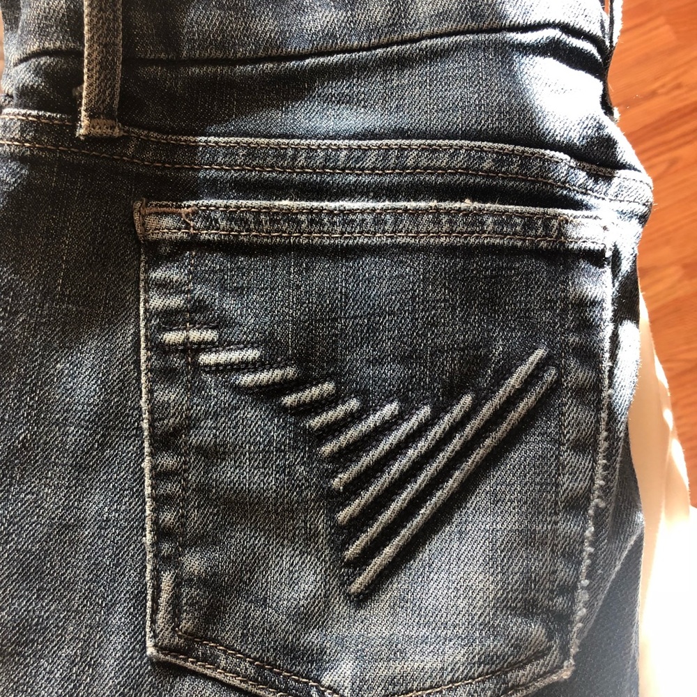 Joe’s Jeans Size 28 fit: Provocateur flared pant - Picture 3 of 8